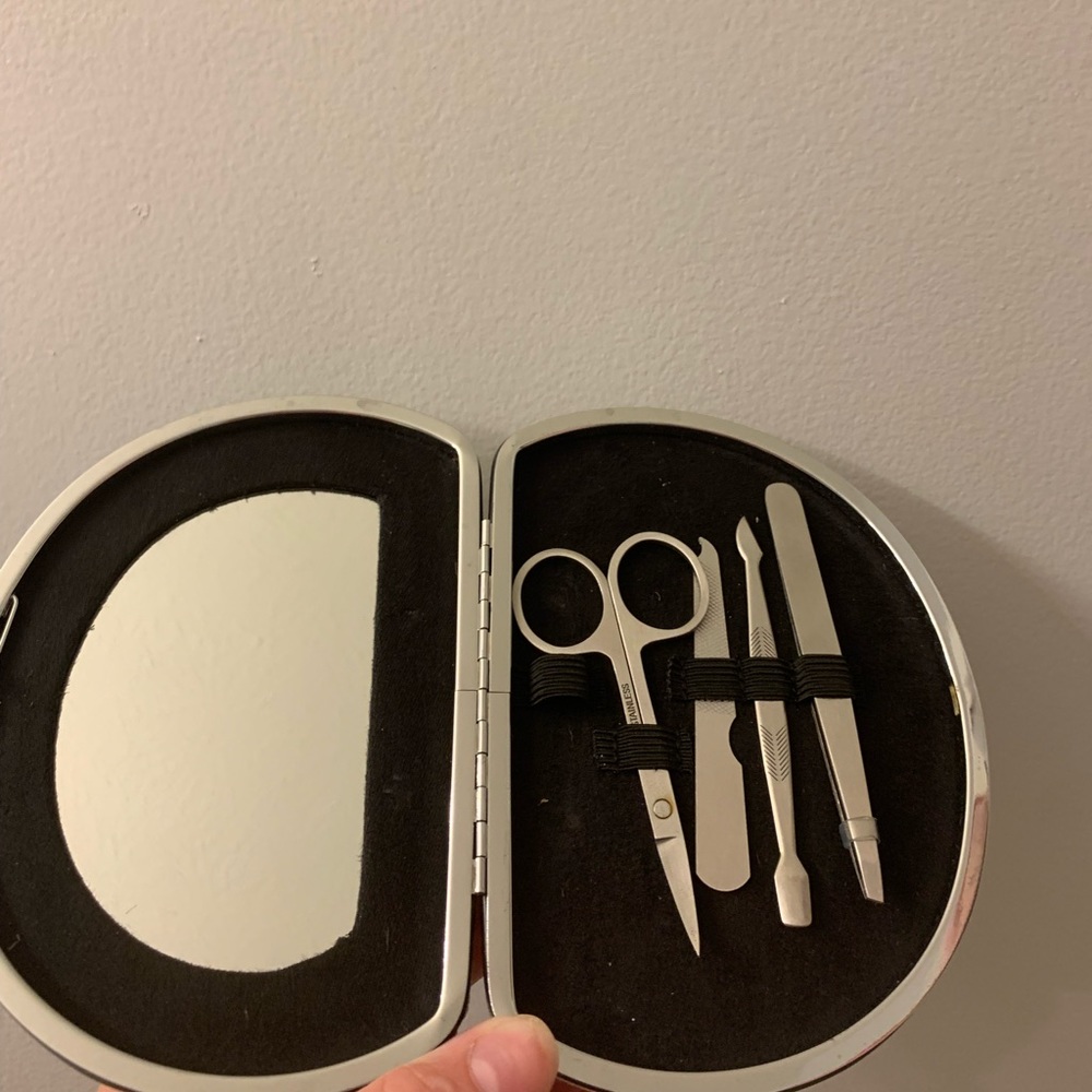 essential kit for self care. gifted & never used. clippers & teasers & more